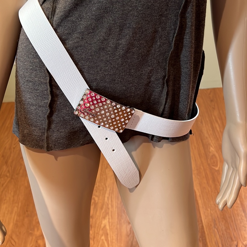 Guess White Faux Leather Bellt With Silver Buckle With Rhinestones Size L